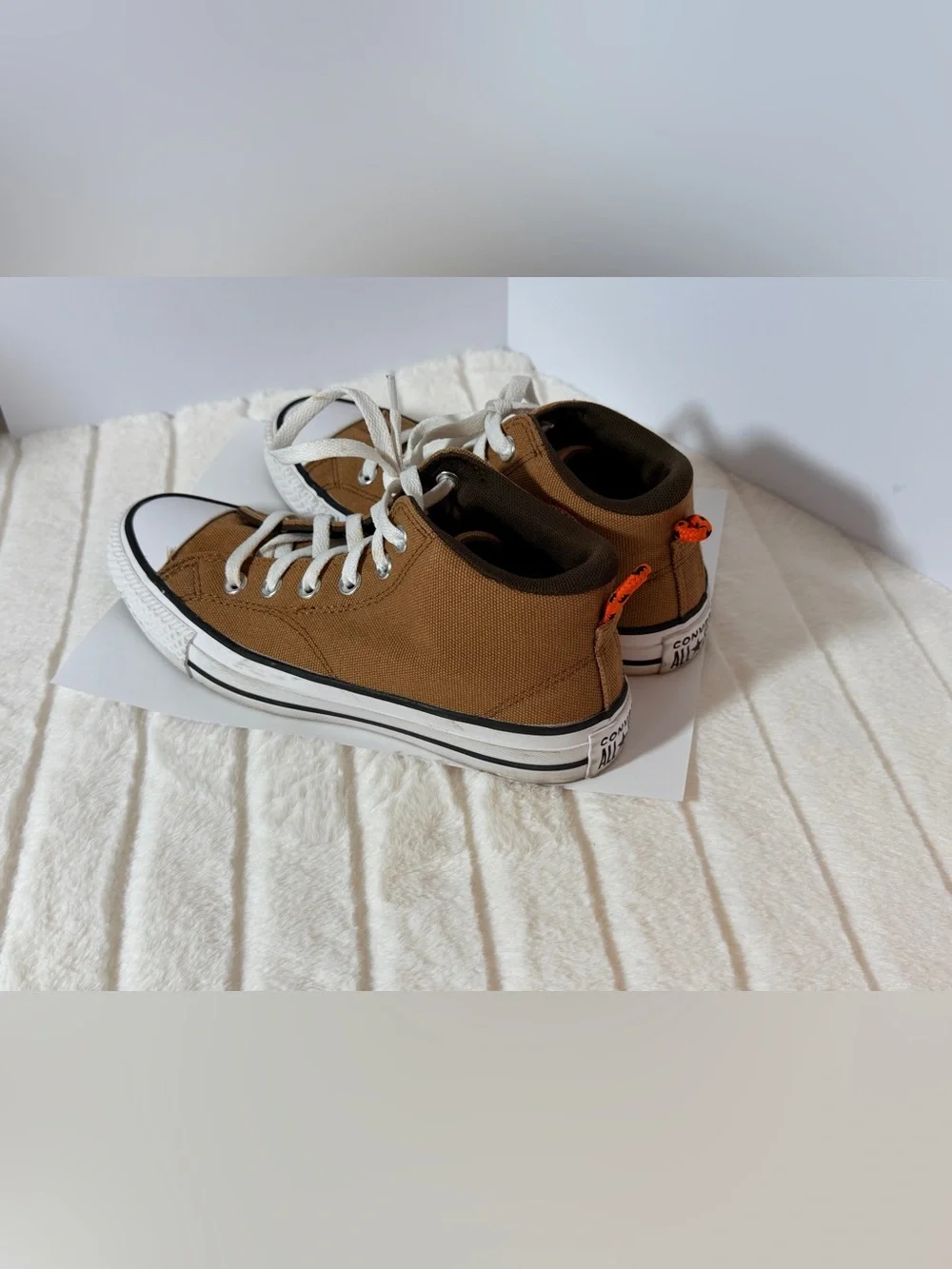Converse 5.5 Kids Brown Canvas Chuck Taylor Low Top Sneakers with White Laces